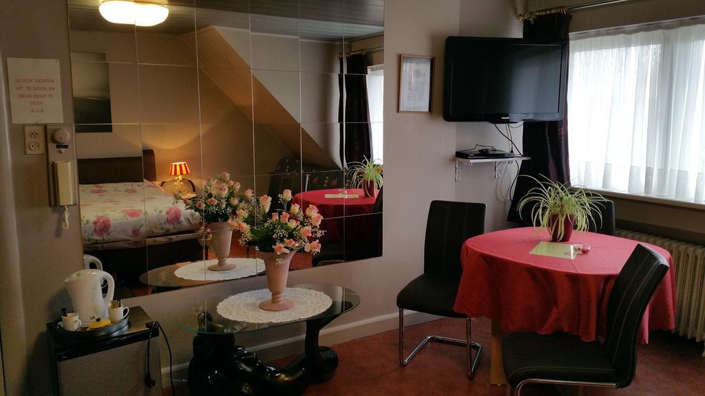 Bed & Breakfast Aan Duin En Zee Candle